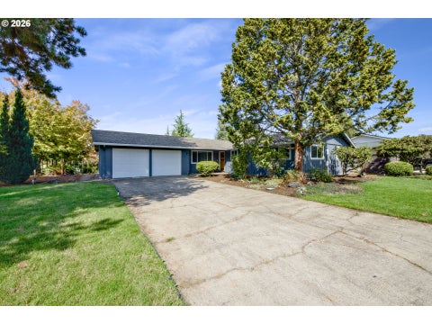 Photo of 1035 NW 20th St, McMinnville, OR 97128 (MLS # 224901554)