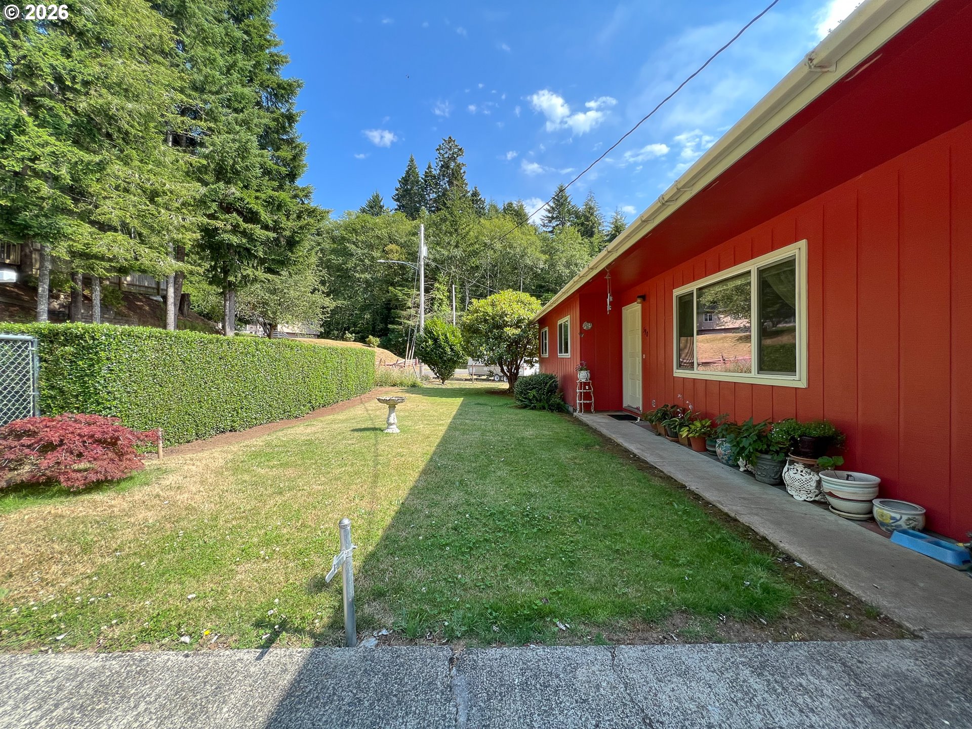 590 ROBINHOOD AVE