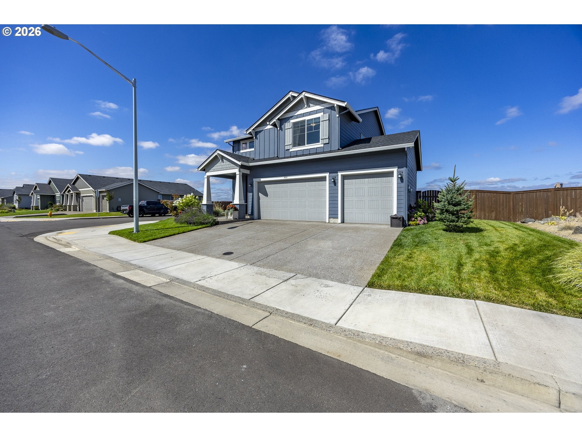 1451 GLADIOLA DR