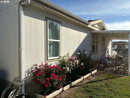 837 SW VALLEY FORGE WAY, BEAVERTON, OR 97006 - Image b4b785dee7ee6b1482af207aae3eaf8b/1612212925