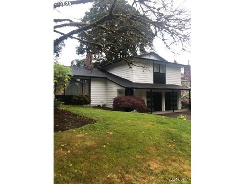 6615 CHURCHILL DR Gladstone OR 97027