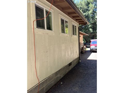 A home in Coos Bay