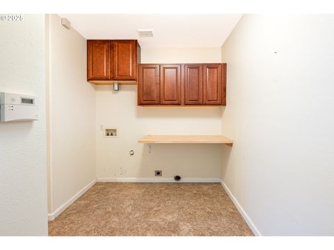 Tiny photo for 83 Sunday Dr, Creswell, OR 97426 (MLS # 660065115)