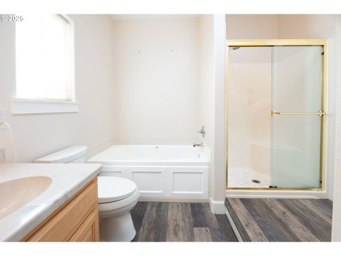 Tiny photo for 83 Sunday Dr, Creswell, OR 97426 (MLS # 660065115)