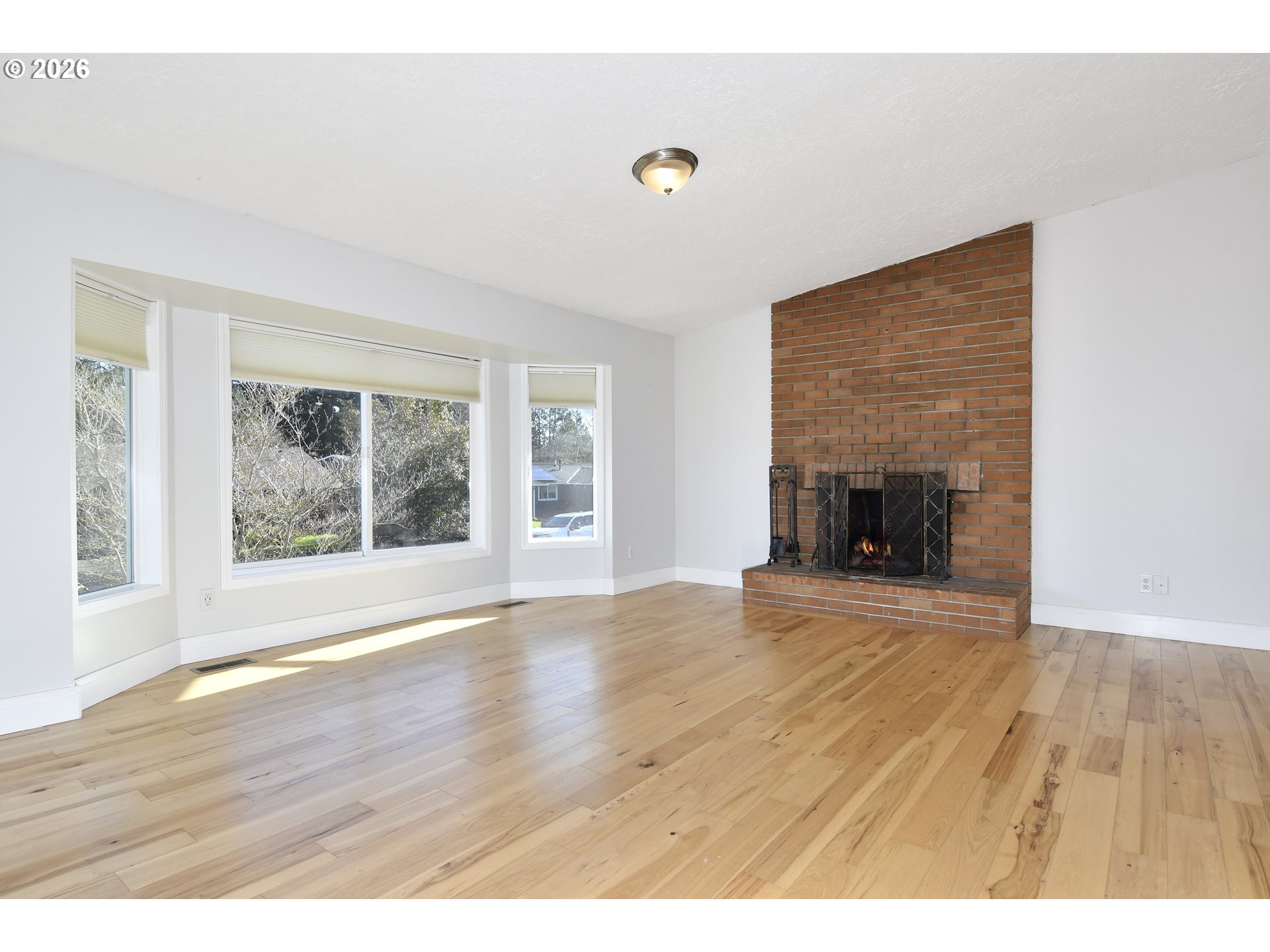 2645 SE LEWELLYN AVE