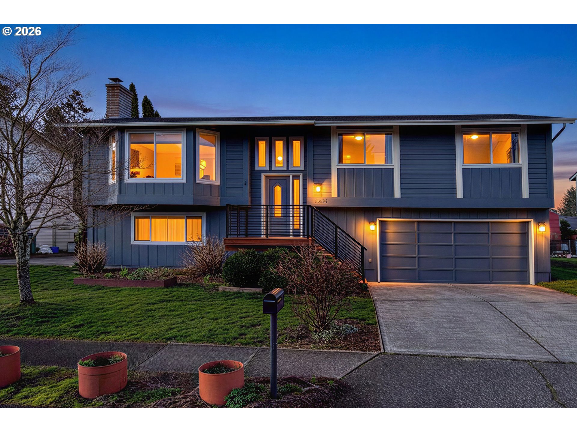 2645 SE LEWELLYN AVE