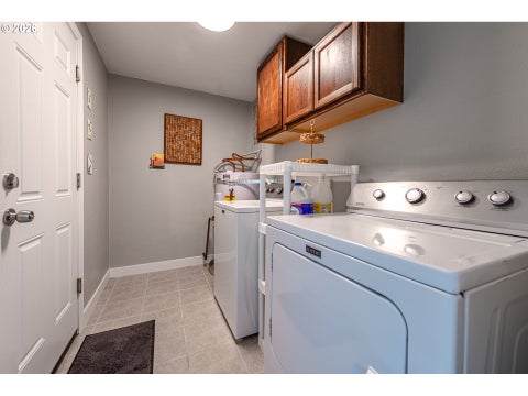 Tiny photo for 1121 Cedar Pl, Creswell, OR 97426 (MLS # 387273426)