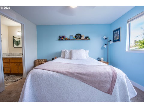 Tiny photo for 1121 Cedar Pl, Creswell, OR 97426 (MLS # 387273426)