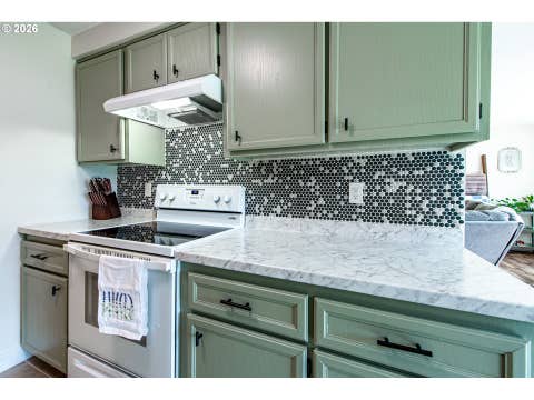 Tiny photo for 1121 Cedar Pl, Creswell, OR 97426 (MLS # 387273426)