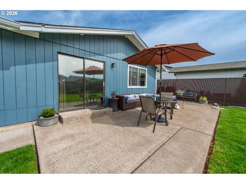 Tiny photo for 1121 Cedar Pl, Creswell, OR 97426 (MLS # 387273426)