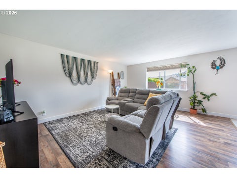 Tiny photo for 1121 Cedar Pl, Creswell, OR 97426 (MLS # 387273426)