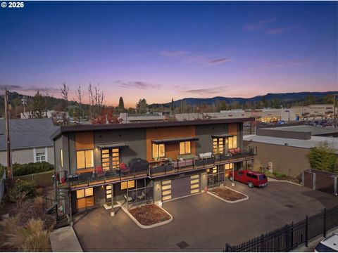 1308 E MAIN ST Cottage Grove OR 97424