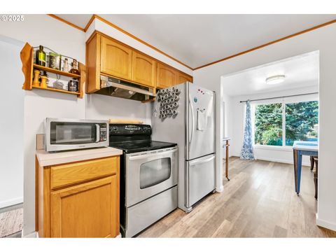 Tiny photo for 47576 Riverview St, Oakridge, OR 97463 (MLS # 529973352)