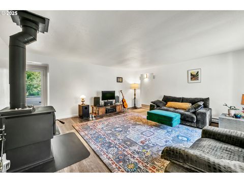 Tiny photo for 47576 Riverview St, Oakridge, OR 97463 (MLS # 529973352)