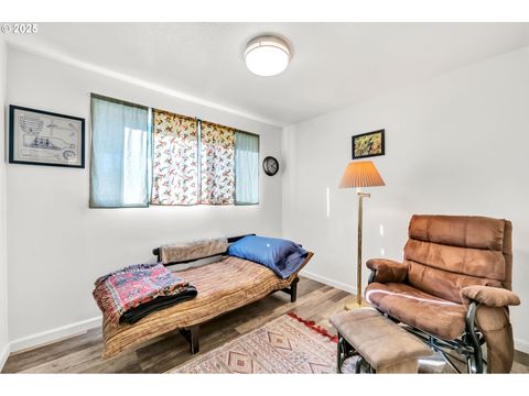 Tiny photo for 47576 Riverview St, Oakridge, OR 97463 (MLS # 529973352)