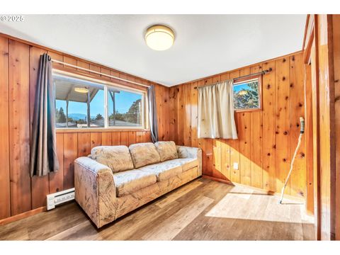 Tiny photo for 47576 Riverview St, Oakridge, OR 97463 (MLS # 529973352)