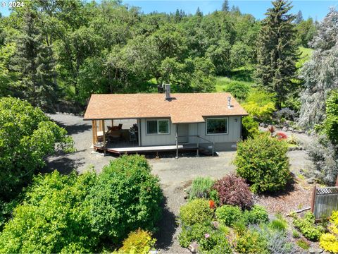 A home in Roseburg