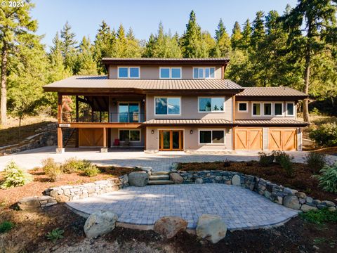 A home in Mt Hood Prkdl