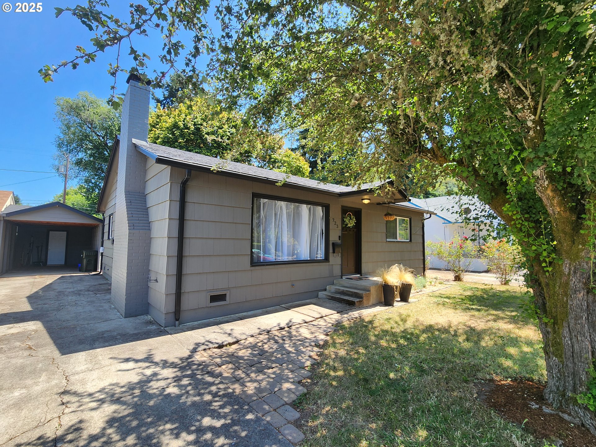 723 W UNION ST