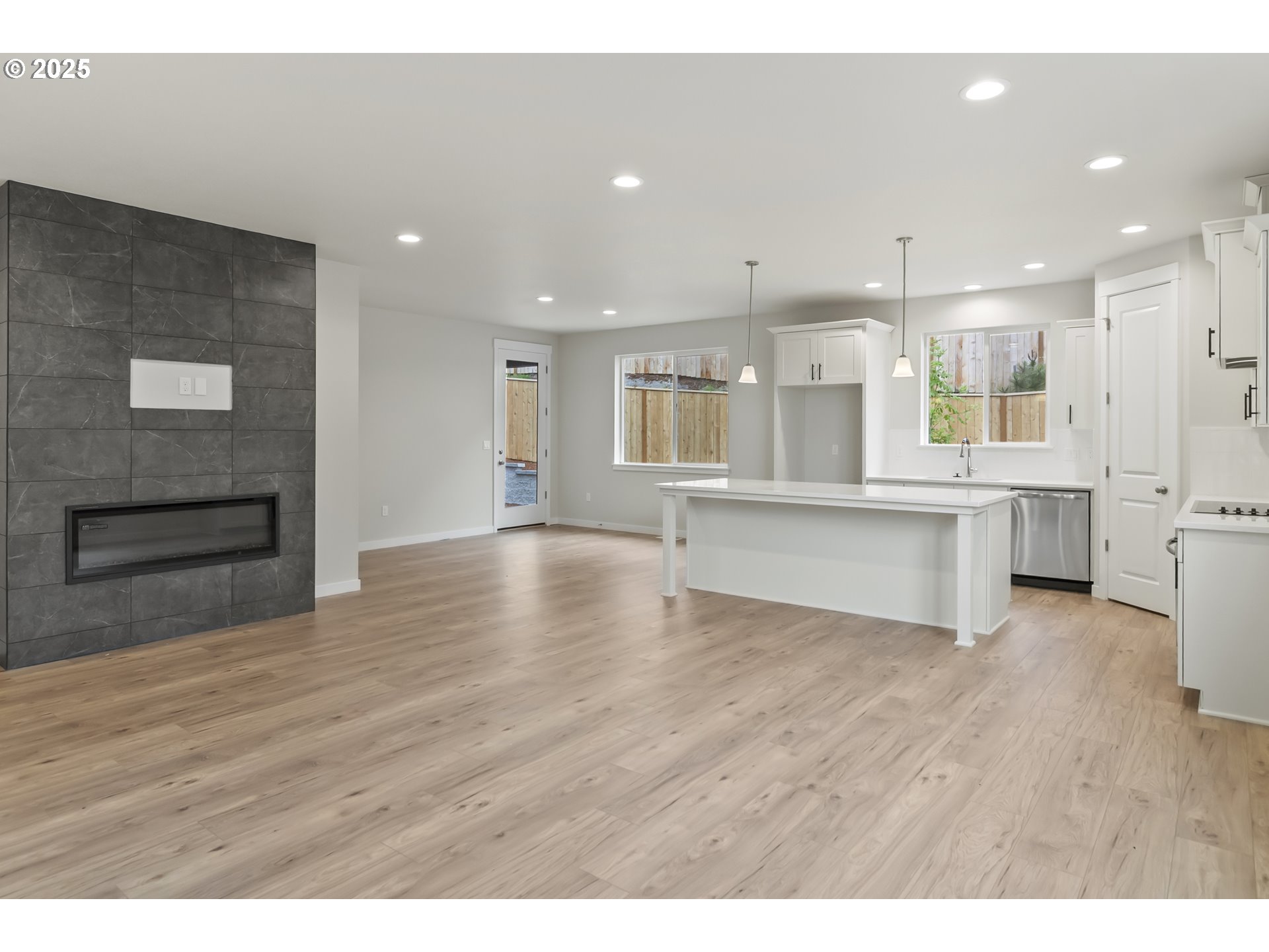 5687 N 94TH AVE LT243
