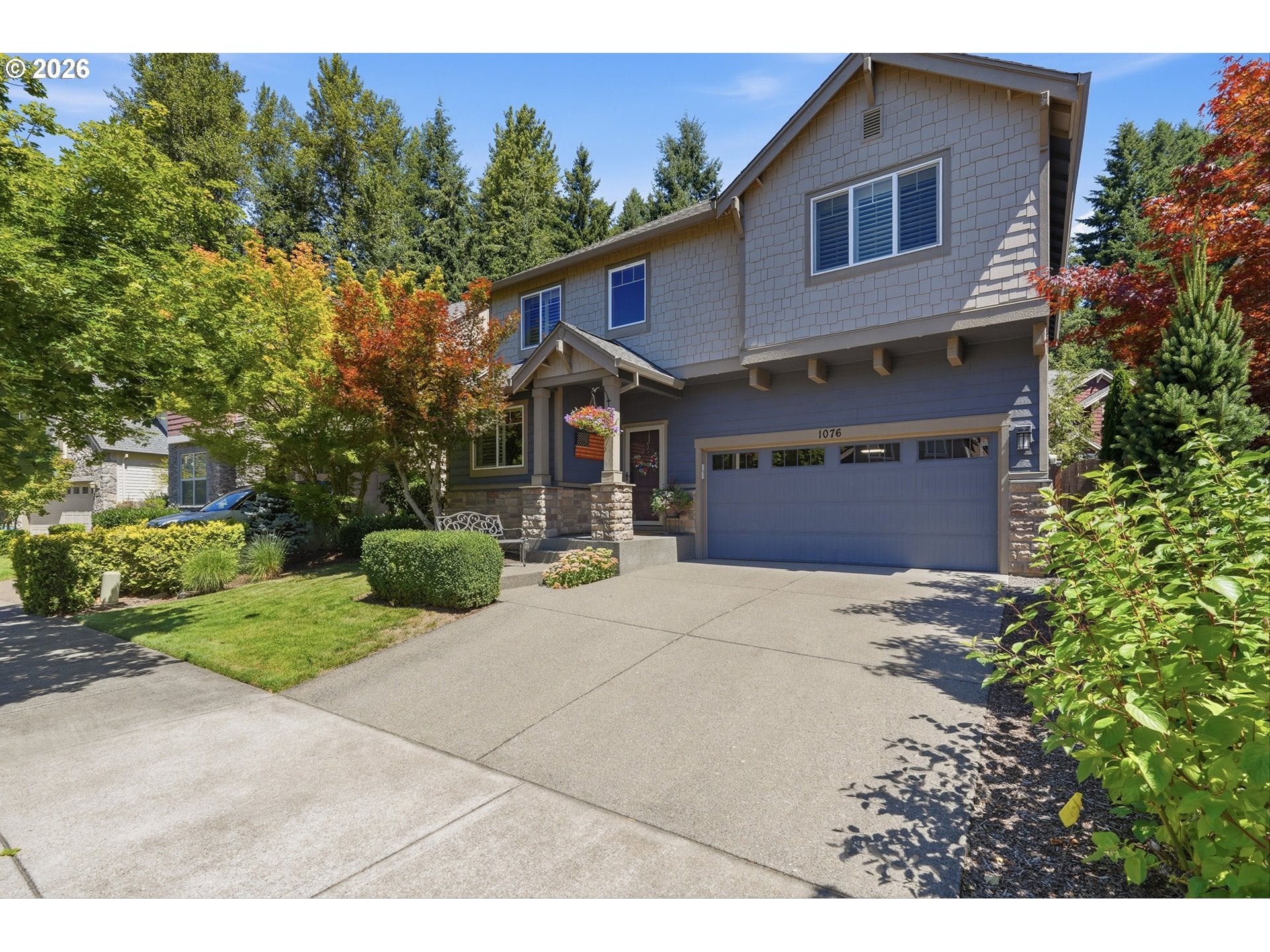 1076 EPPERLY WAY