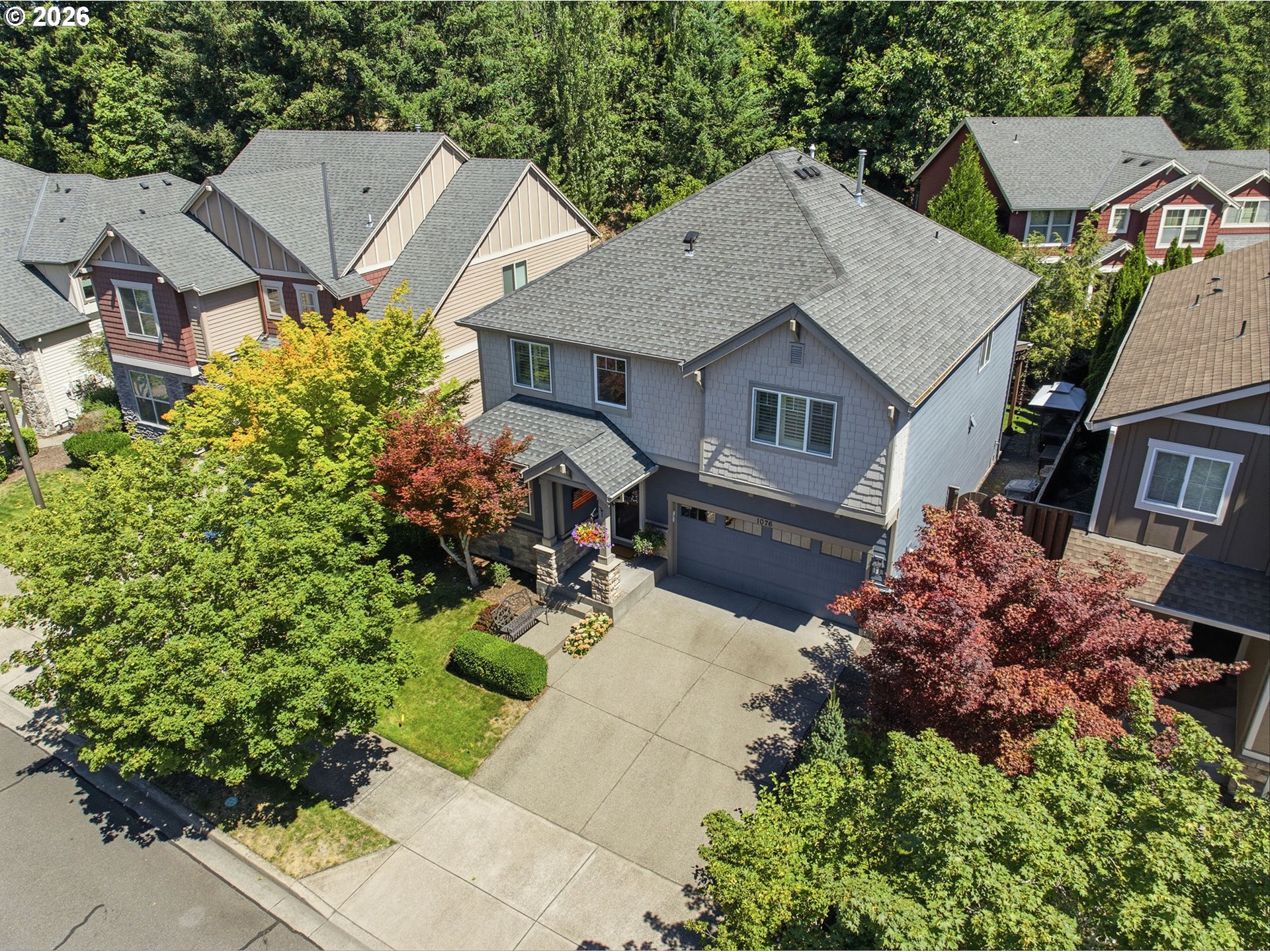 1076 EPPERLY WAY