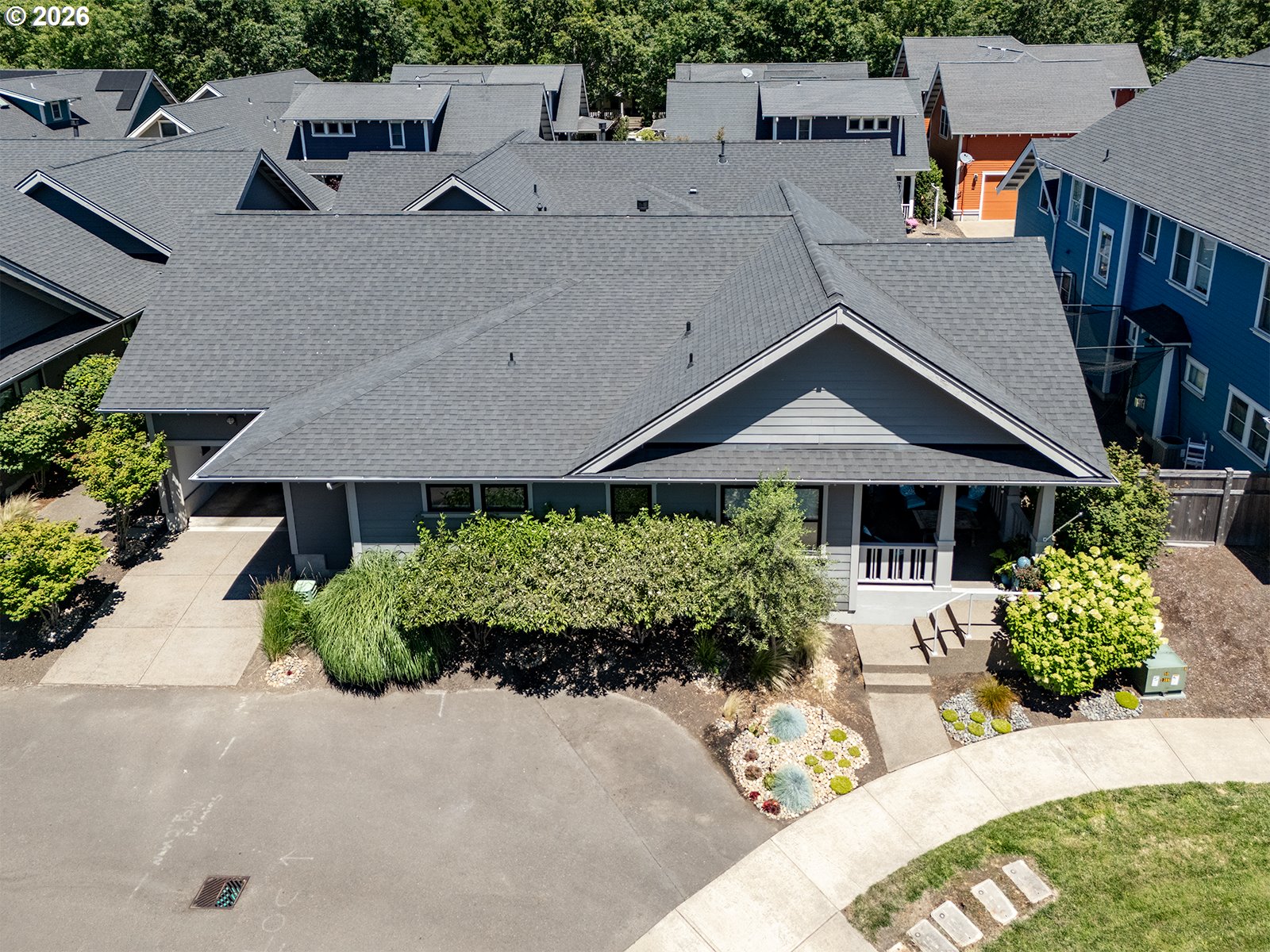 1040 BERKELEY LN E