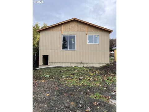 A home in Roseburg