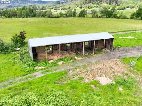 A home in Roseburg