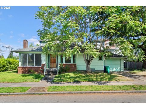 5205 SE GLADSTONE ST Portland OR 97206