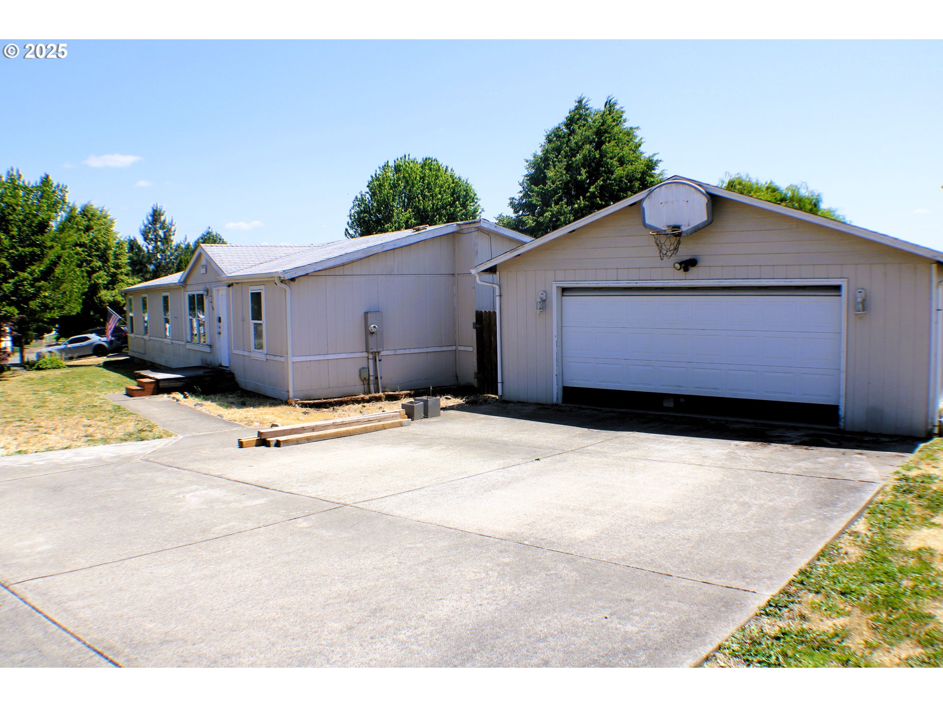 117 Adams Loop