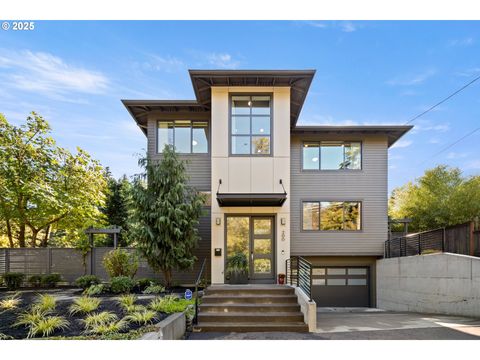 200 SW CARSON ST Portland OR 97219