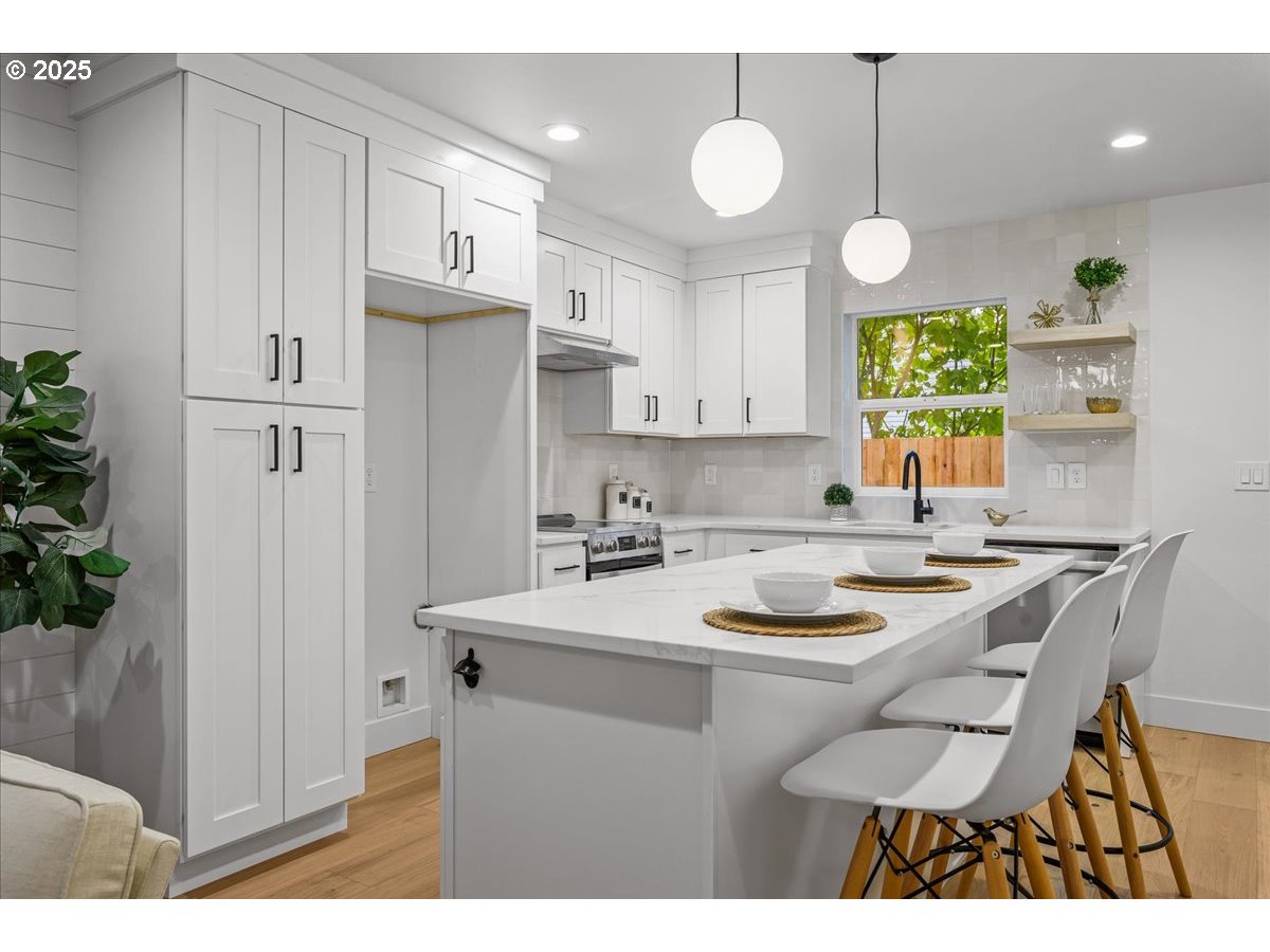 4234 SE YAMHILL ST B