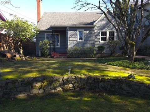 536 NE HAZELFERN PL Portland OR 97232