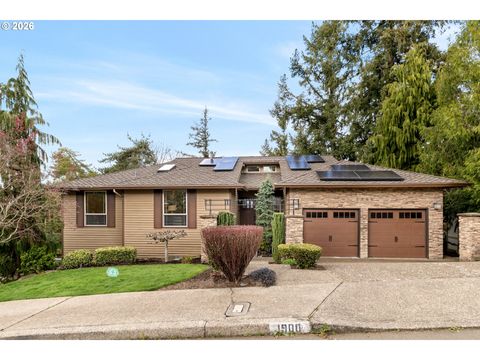 1900 SUNBURST TER West Linn OR 97068