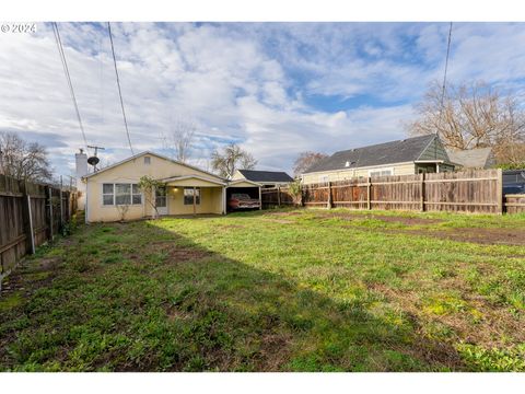 A home in Roseburg