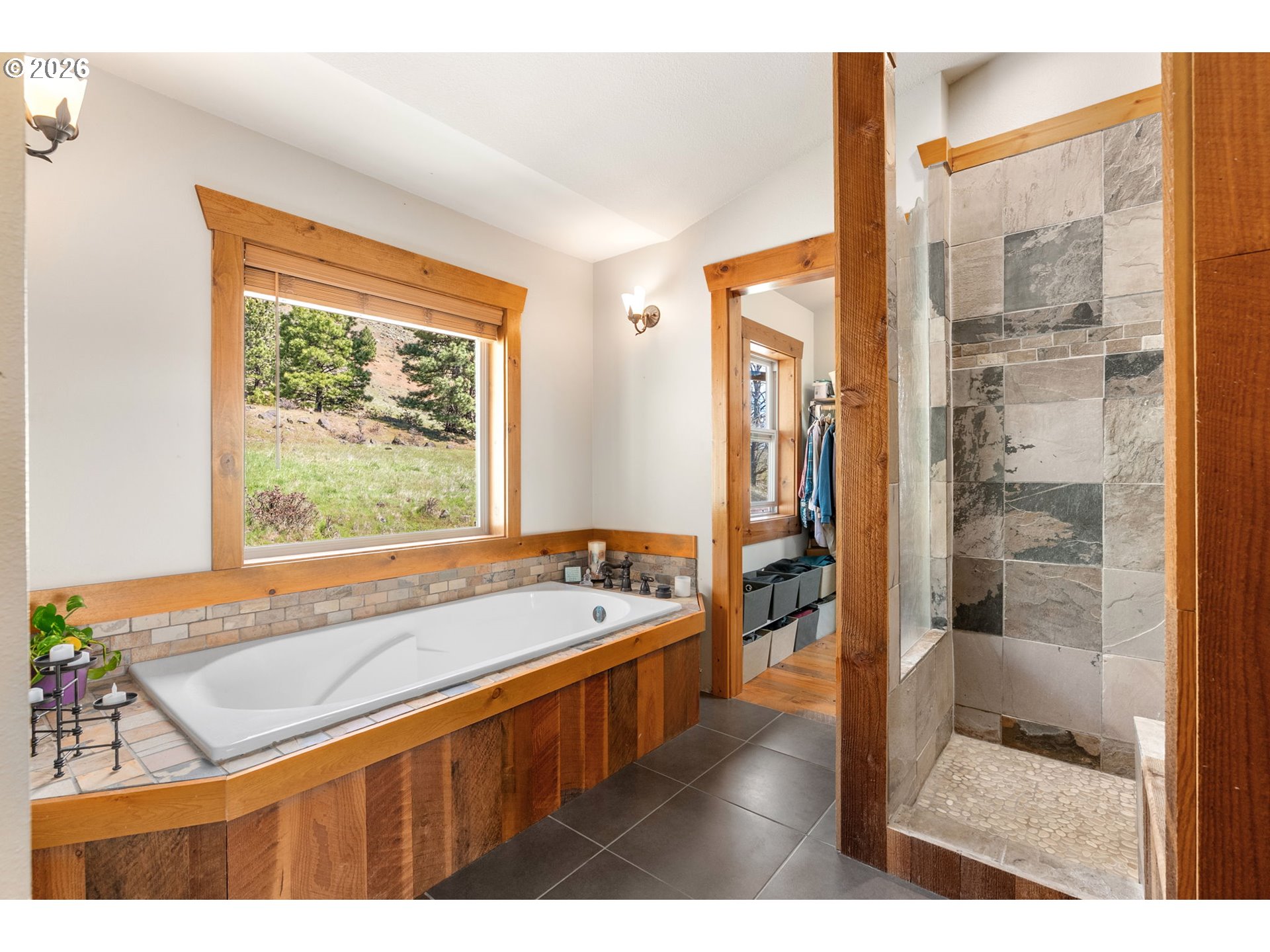 115 WAHKIACUS HEIGHTS RD