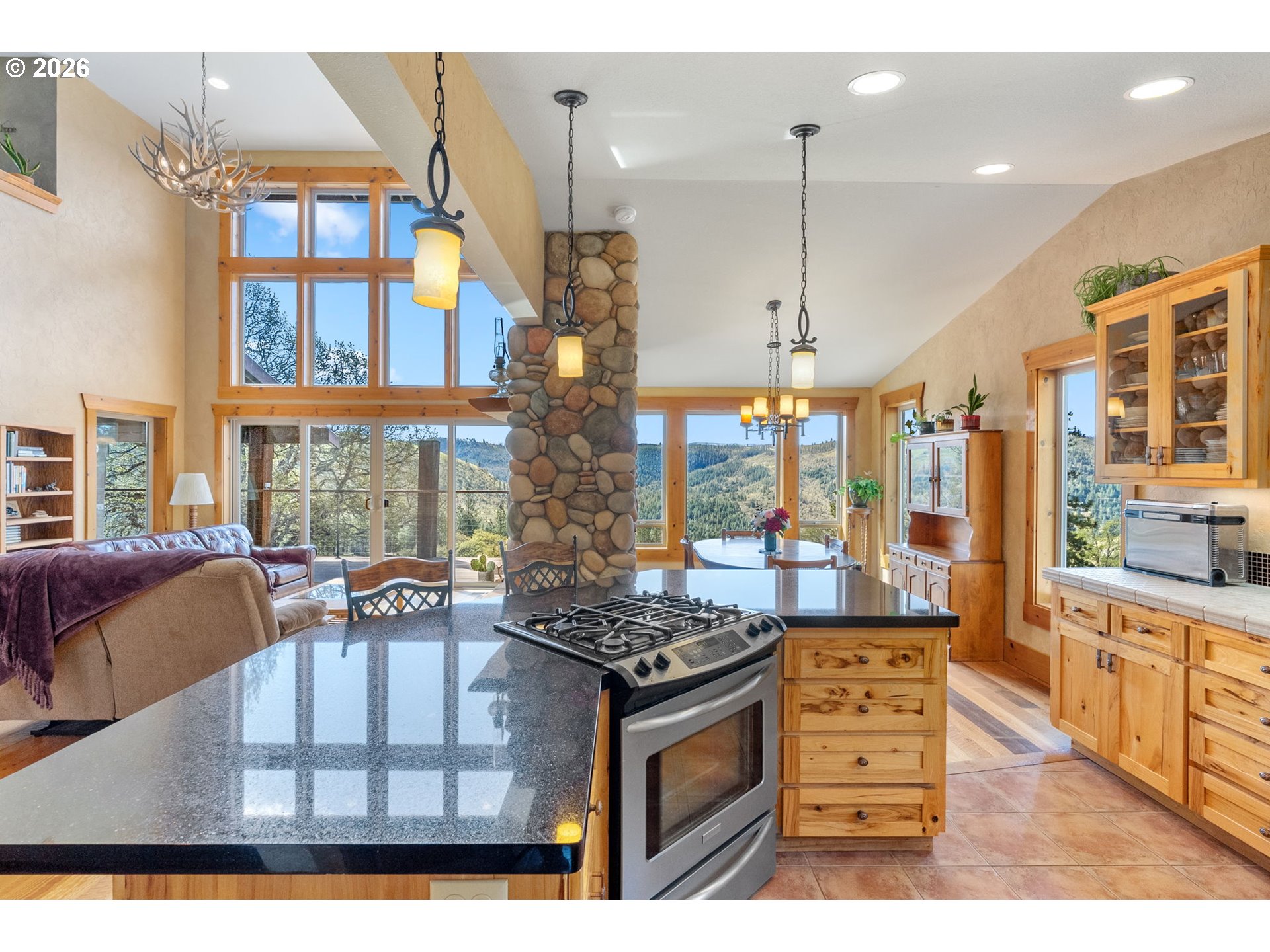 115 WAHKIACUS HEIGHTS RD