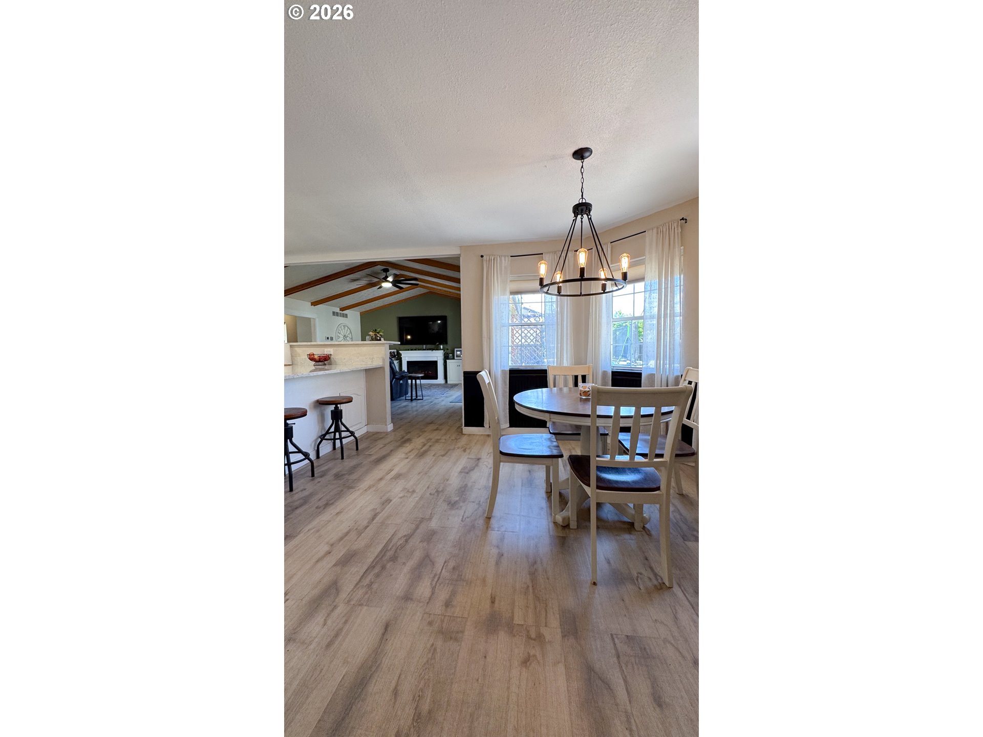 800 E ST