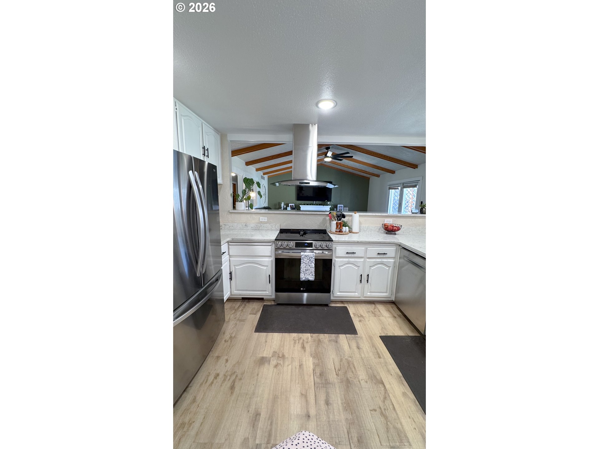 800 E ST
