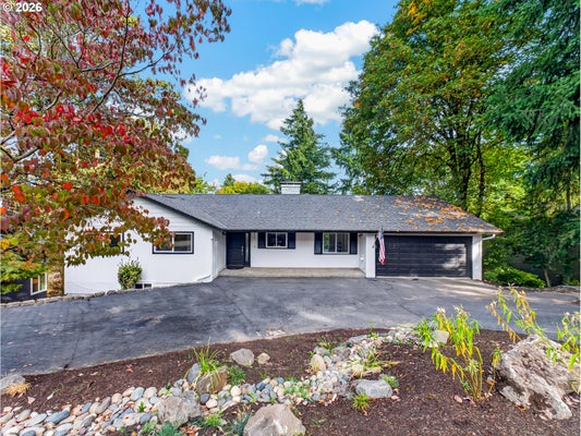 17701 OVERLOOK CIR, LAKE OSWEGO, OR 97034 - Image b6028bb4facafbc5b11dd2e9c14d4a40/677605679