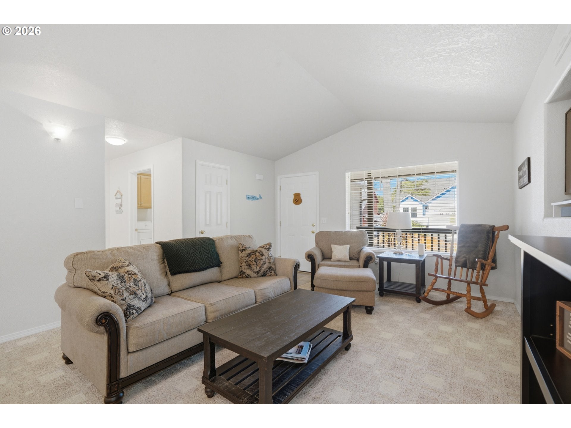 1045 NE 13TH AVE
