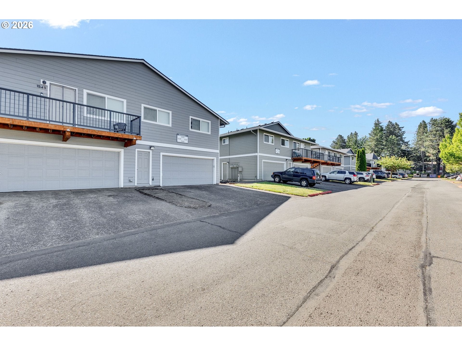 1537 NE KANE DR