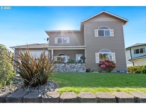 2062 ASH ST North Bend OR 97459