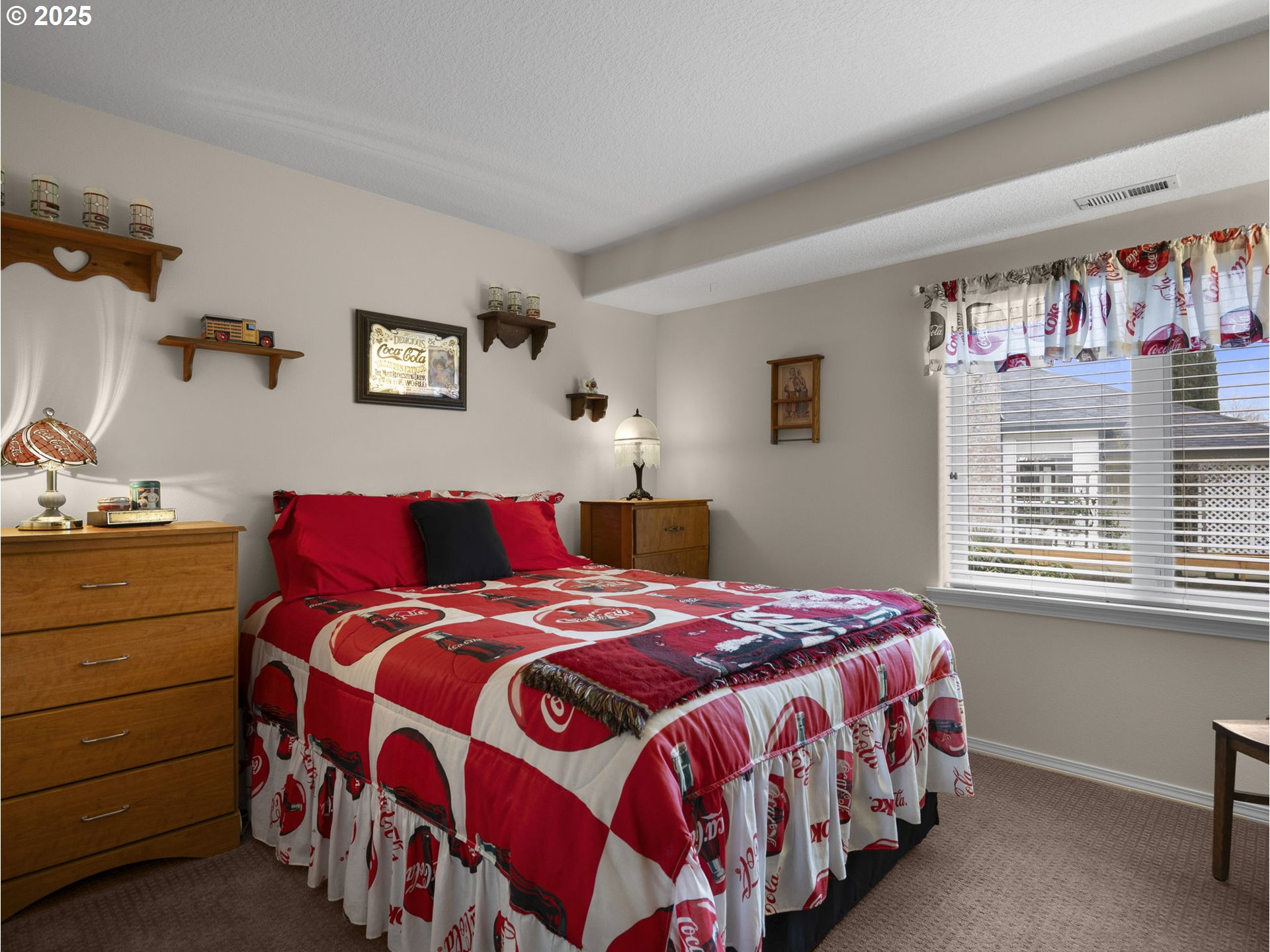 Portland, Oregon 97230, United States, 2 Bedrooms Bedrooms, ,2 BathroomsBathrooms,Residential,Active,14957