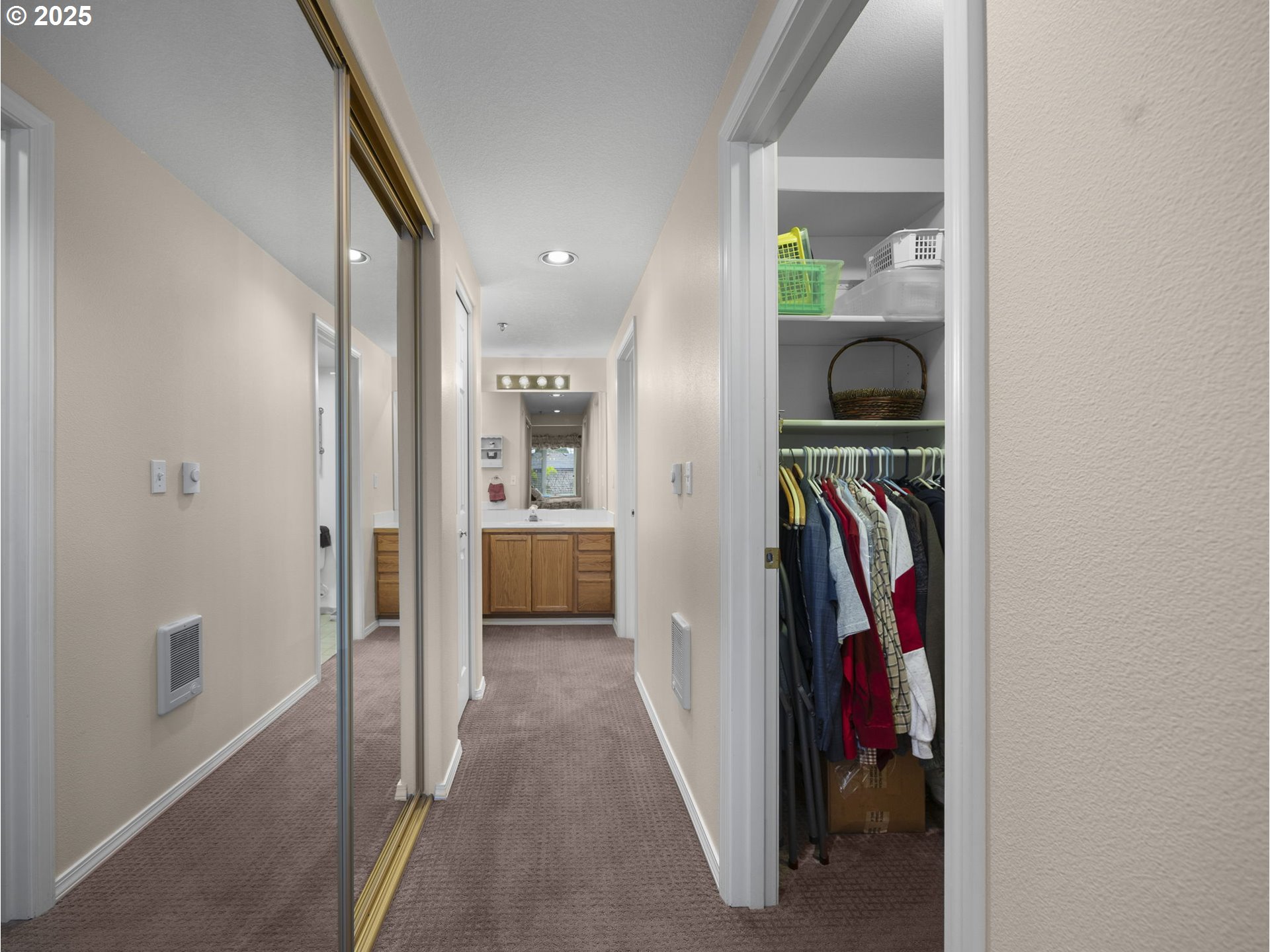 Portland, Oregon 97230, United States, 2 Bedrooms Bedrooms, ,2 BathroomsBathrooms,Residential,Active,14957