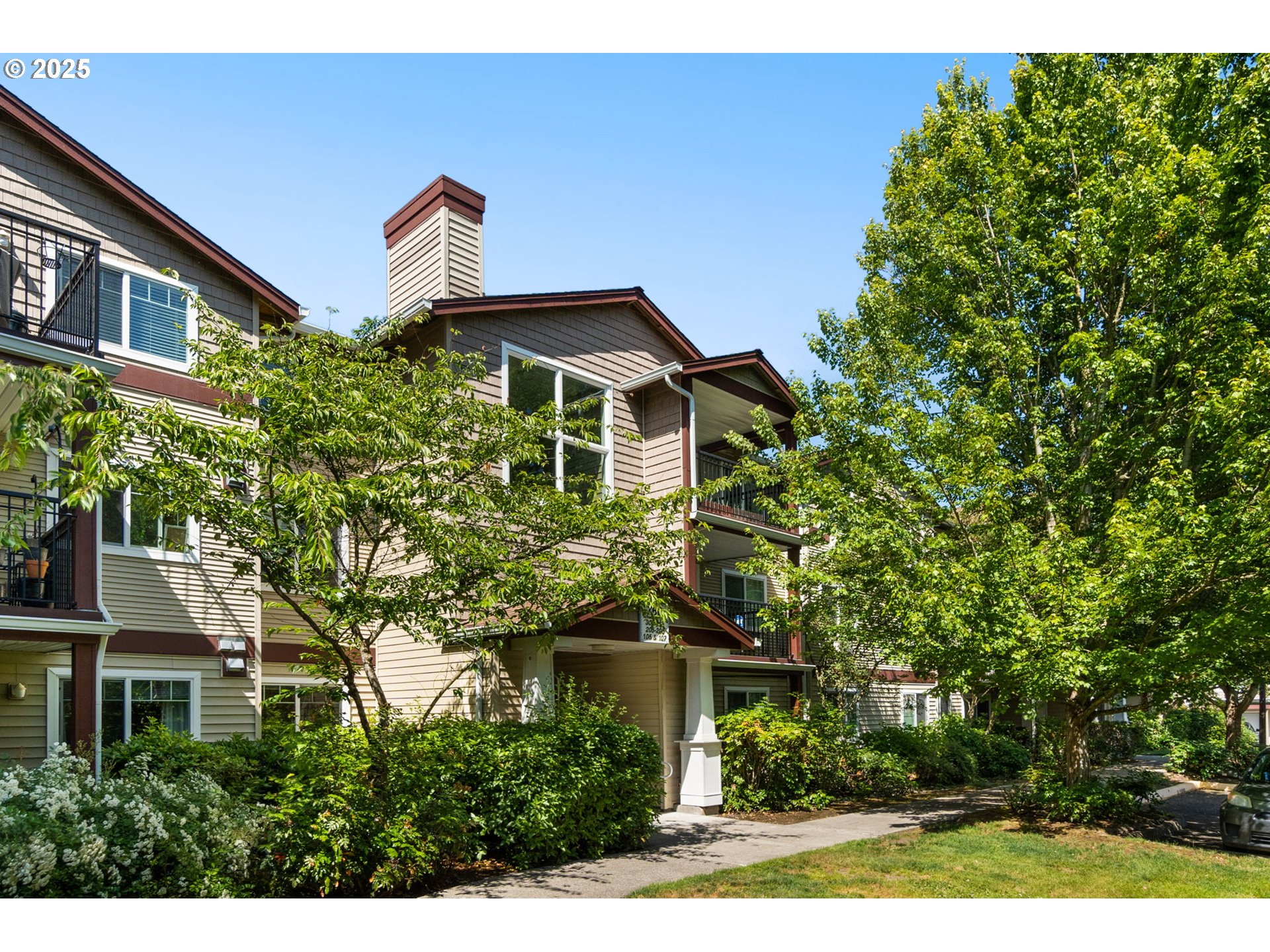 760 NW 185TH AVE 305