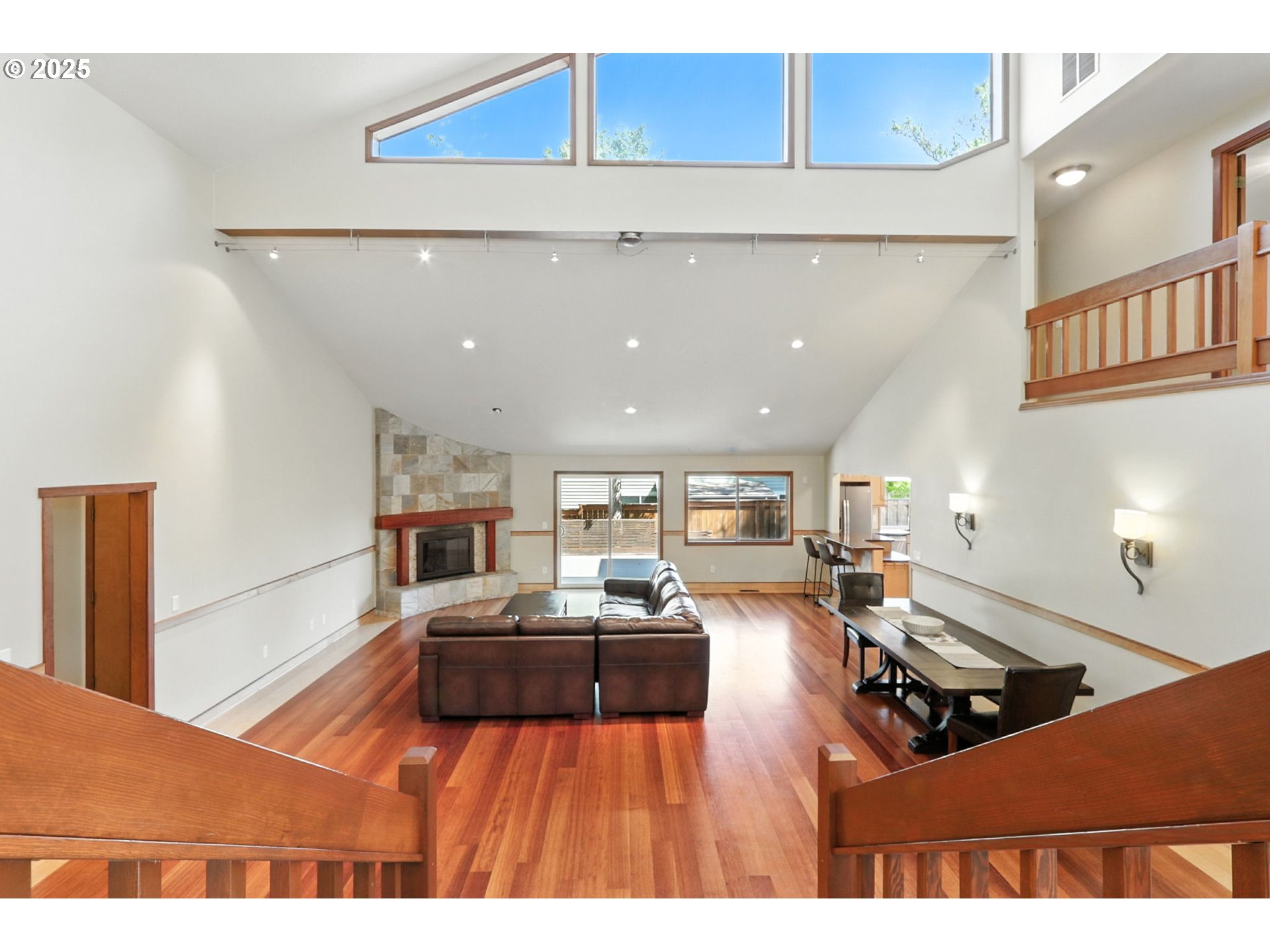 16289 NW MISSION OAKS DR