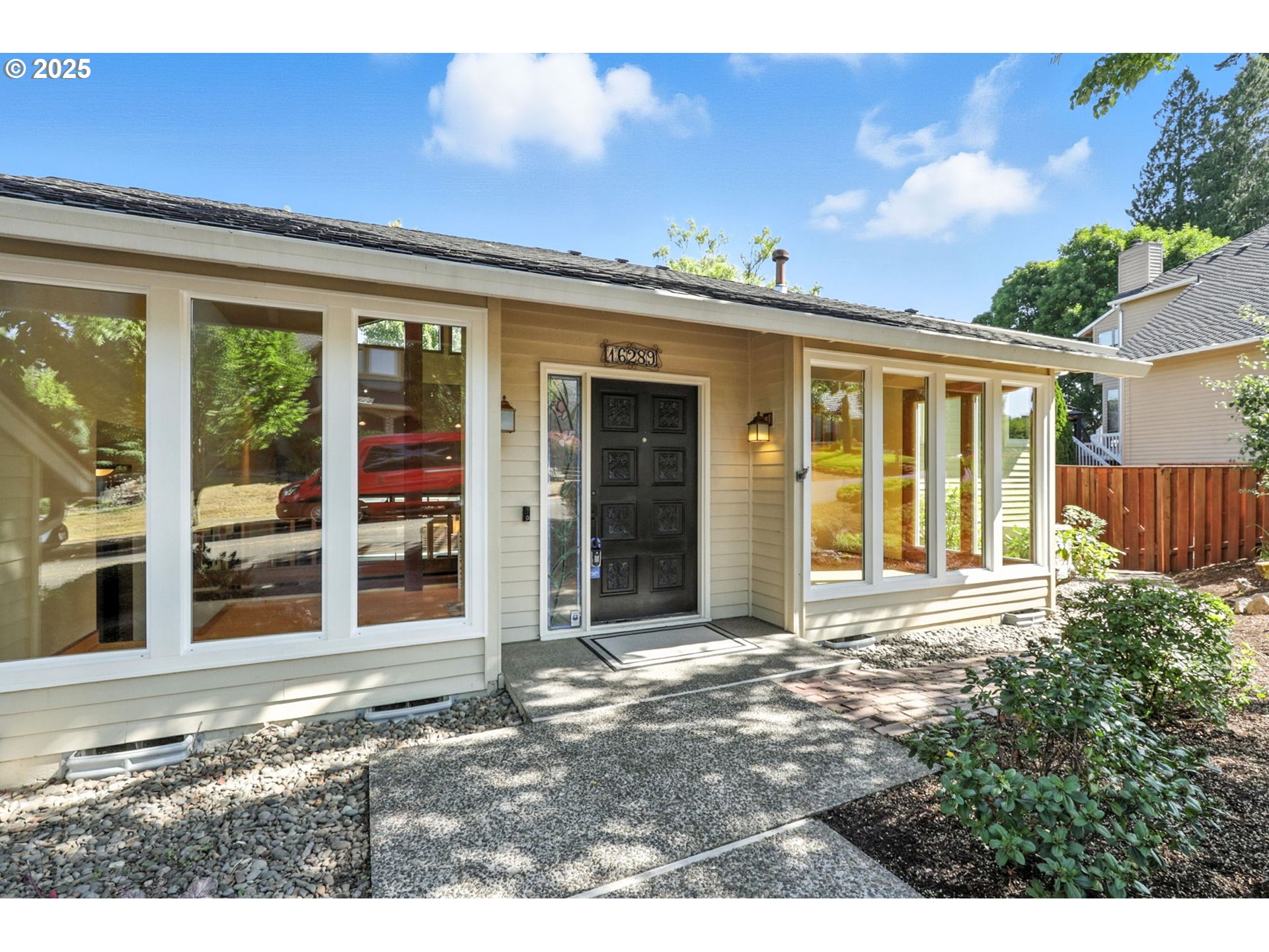 16289 NW MISSION OAKS DR