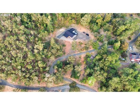477 PALISADE DR Roseburg OR 97471